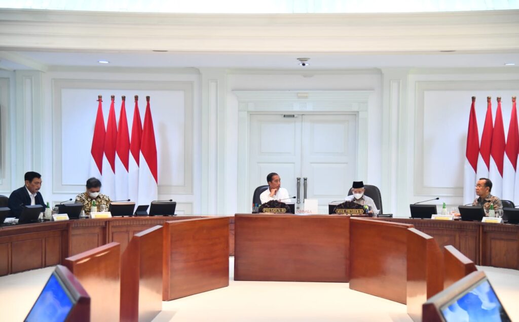 Rapat Terbatas (RATAS), Presiden Minta Jajaran Waspadai Inflasi dan Kenaikan Harga