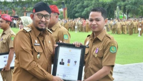 Bupati Sumenep Serahkan Penghargaan pada 7 Desa Berpredikat Mandiri