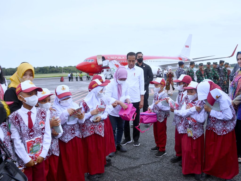 Sempat Menangis, Akhirnya Siswa SD di Balikpapan Bisa Bertemu Presiden