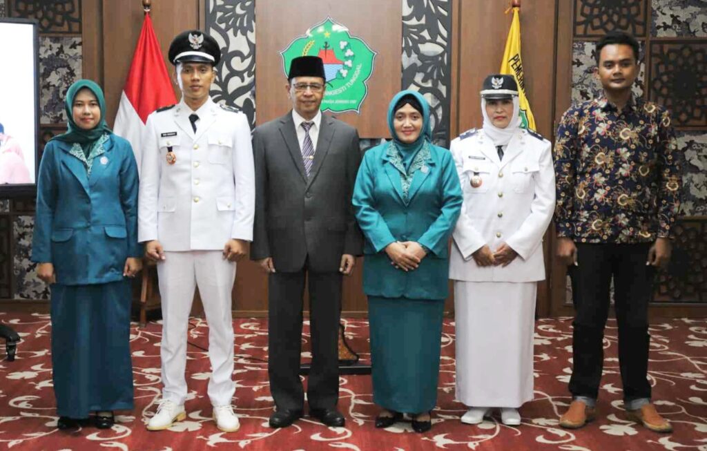 Lantik Dua Kepala Desa PAW, Pj Bupati Pamekasan Berharap Peningkatan Potensi Desa