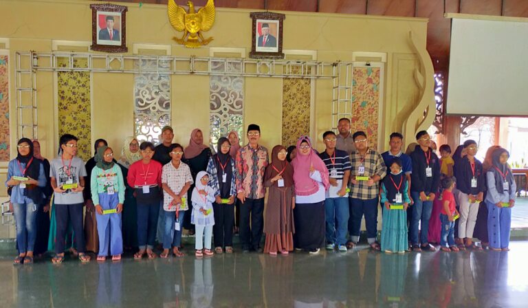 Fatah Jasin dan PT. Mega Gloryoung Internasional Berikan Donasi Kacamata Medis untuk Penderita Gloukoma dan Mata Minus