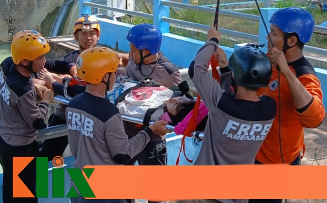 Asah Kesiapsiagaan Penyelamatan, FRPB dan FPTI Pamekasan Gelar Latihan Vertical Rescue di Dam Samiran