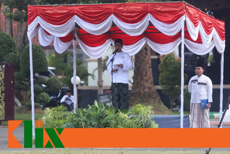 Pemkab Pamekasan Gelar Upacara Hari Santri Nasional 2025 di Lapangan Mandhapa Agung Ronggosukowati