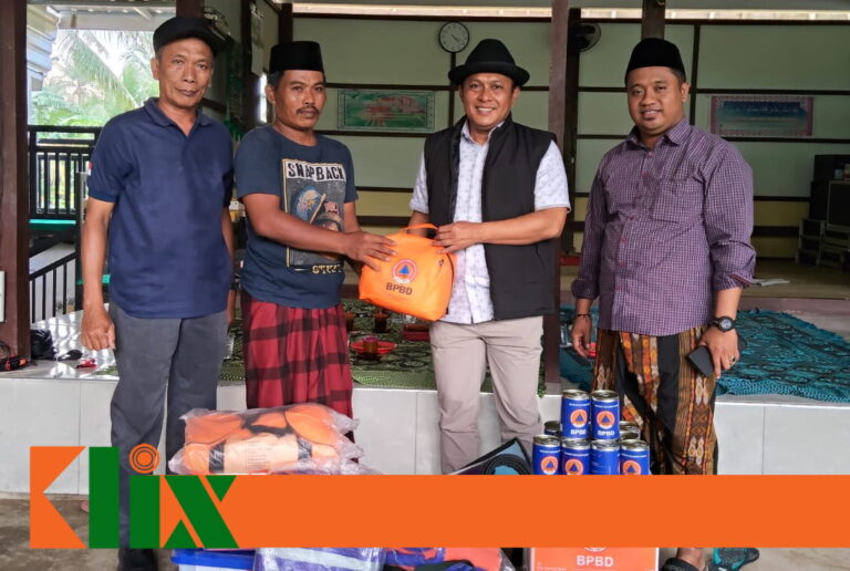 Wabup Pamekasan Kunjungi dan Bantu Warga Korban Puting Beliung di Dua Desa